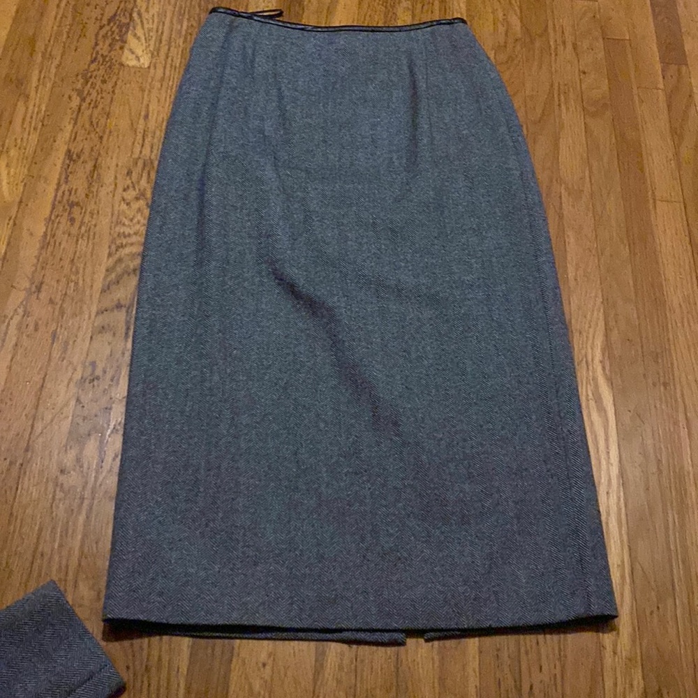 Black houndstooth lined skirt size 8 petite